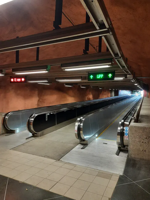 stockholm-subway-escalator
