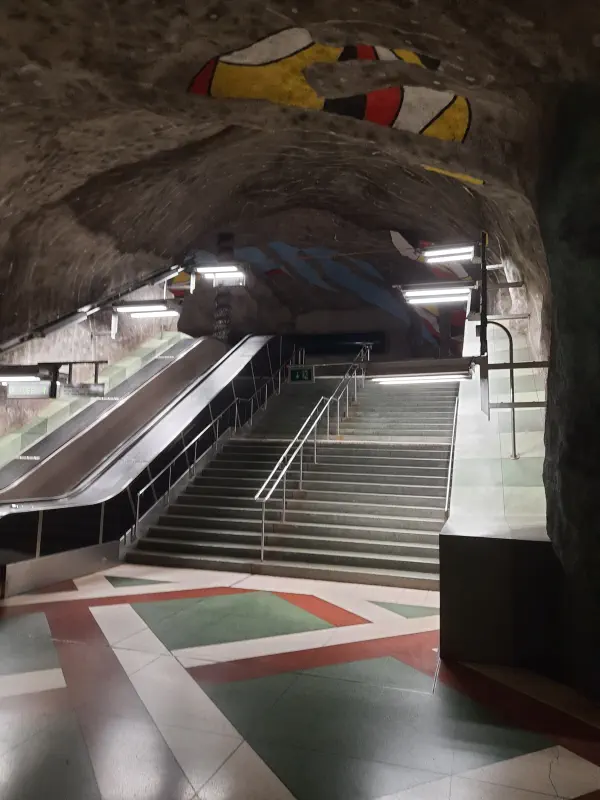 stairs-to-the-platform-of-Kungsträdgården-station-in-stokholm