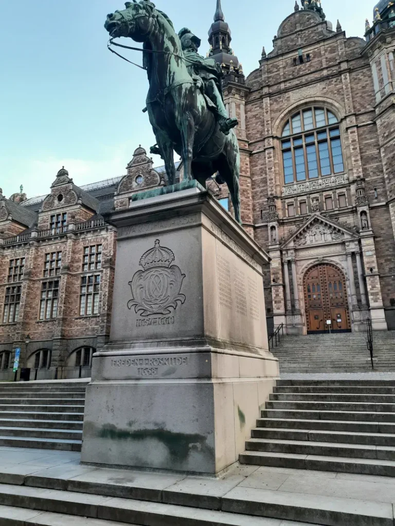 posag-karola-gustawa-przed-muzeum-nordyckim