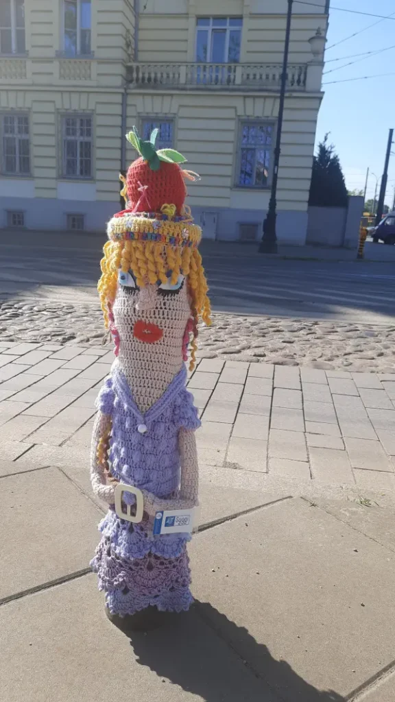 festiwal-wloczki-przy-zajezdni-tramwajowej-na-kaweczynskiej