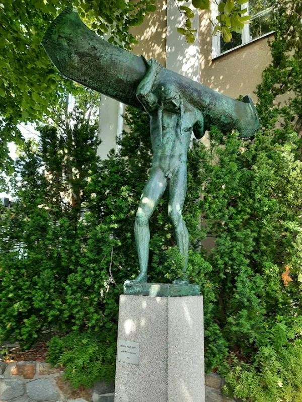 indianin-niosacy-canoe