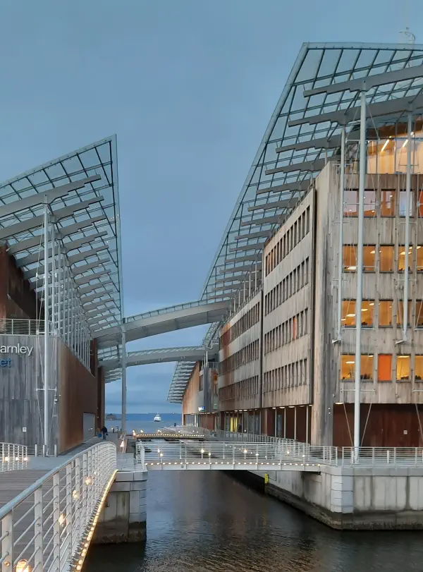 nowoczesna-architektura-nad-fiordem-oslo