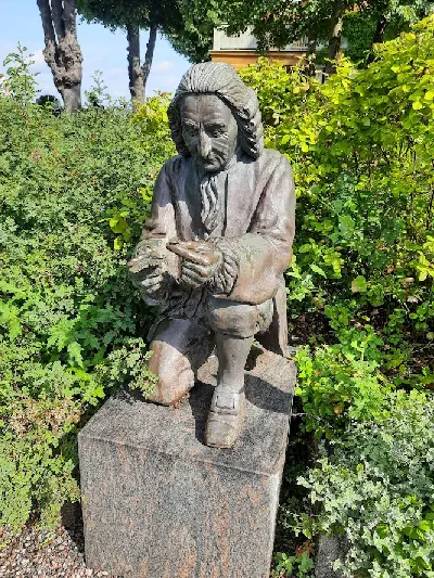 pomnik-linneusza-w-skansenie