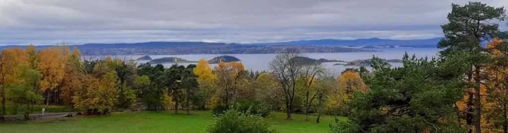 panorama-fiordu-oslo-ze-wzgorza-ekeberg