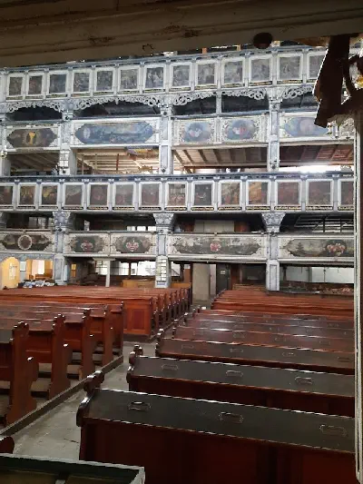 wnerze-kosciola-pokoju-w-jaworze-stalle-i-galerie