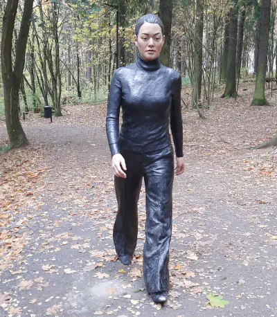 walking-woman-by-sean-henry