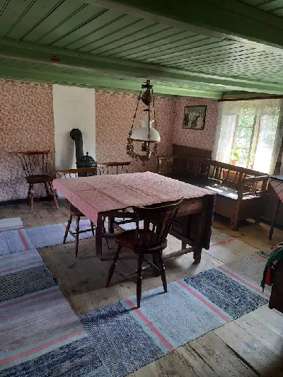 wnetrze-chaty-w-skansenie